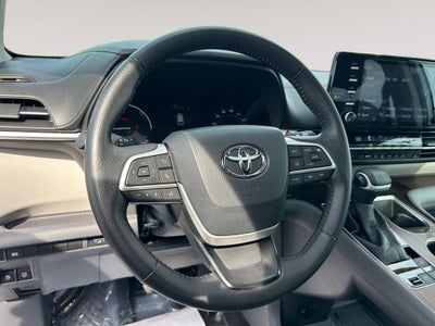 2022 Toyota Sienna XLE 7 Passenger