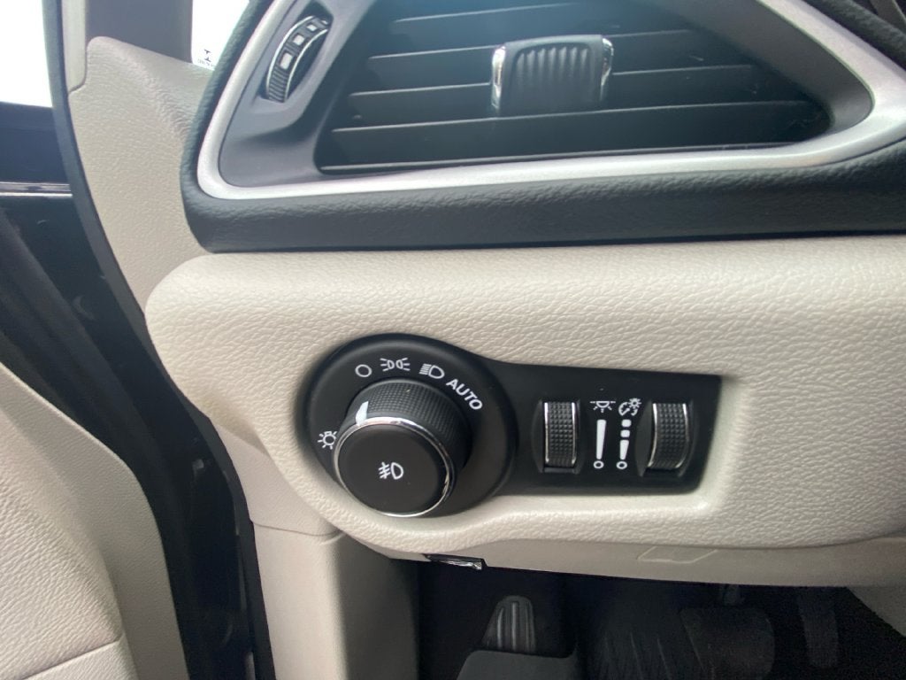 2020 Chrysler Pacifica Touring L