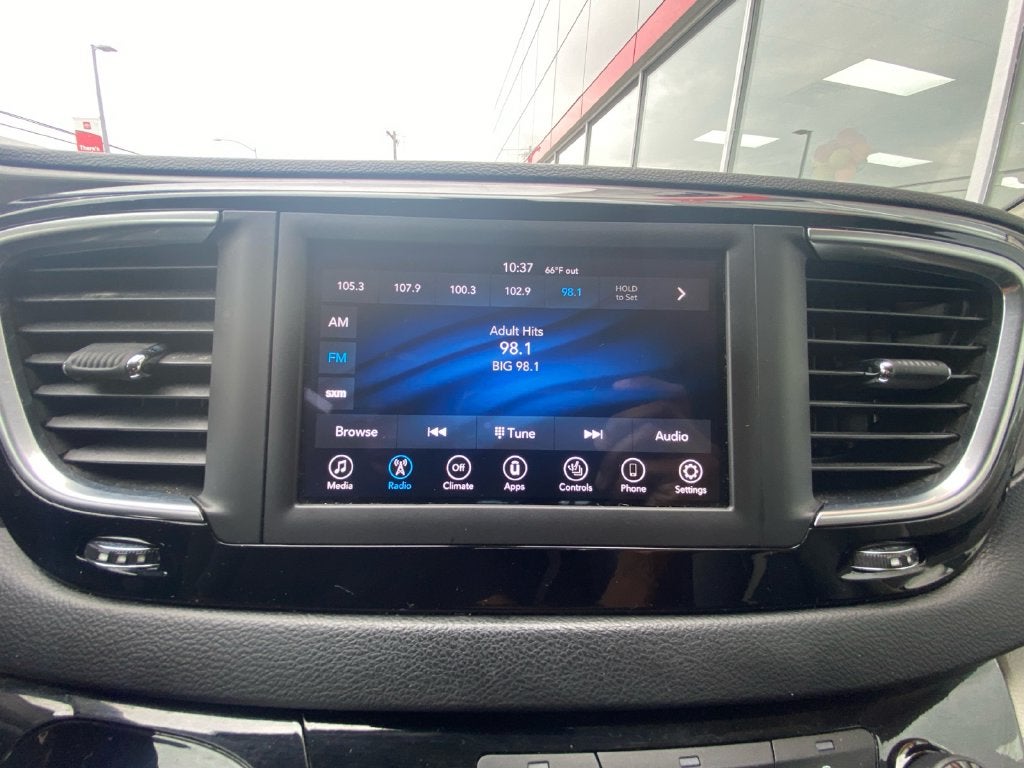 2020 Chrysler Pacifica Touring L