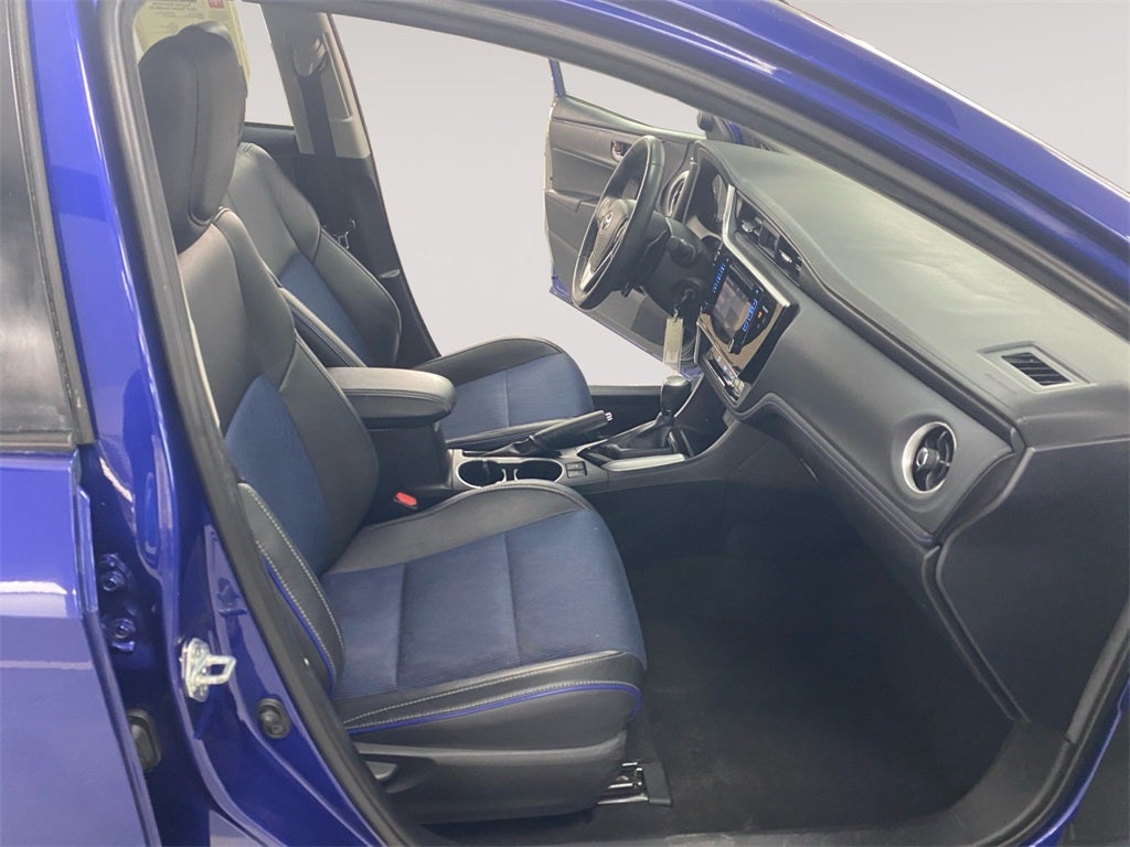 2017 Toyota COROLLA SE