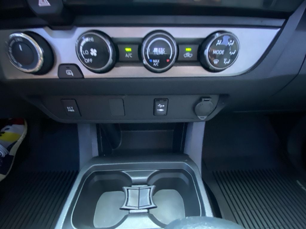 2017 Toyota Tacoma SR V6