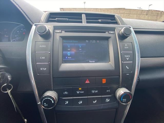 2016 Toyota CAMRY LE