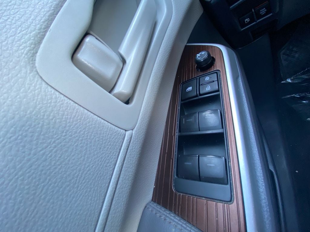 2023 Toyota Sienna LE 8 Passenger
