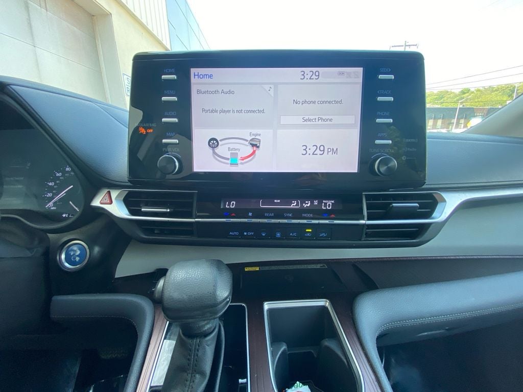 2023 Toyota Sienna LE 8 Passenger
