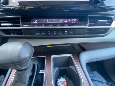 2023 Toyota Sienna LE 8 Passenger