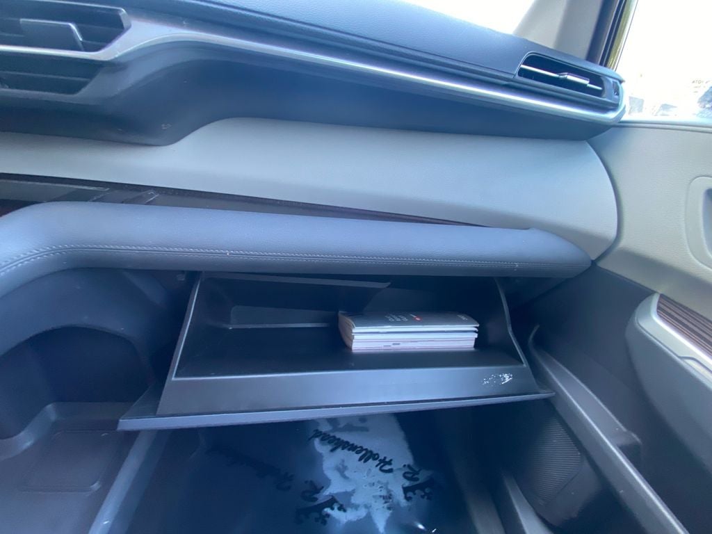 2023 Toyota Sienna LE 8 Passenger