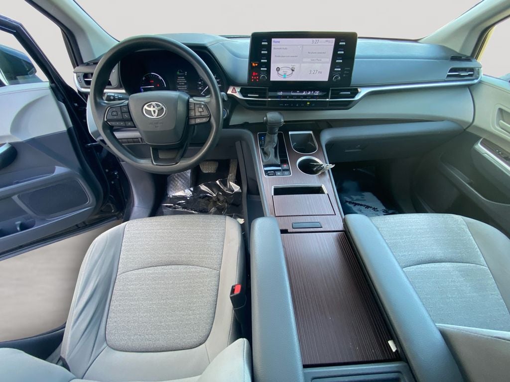 2023 Toyota Sienna LE 8 Passenger