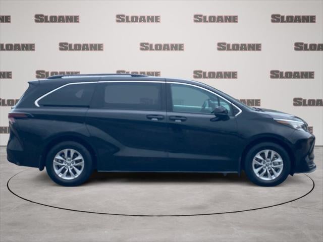 2023 Toyota SIENNA LE LE 8 Passenger