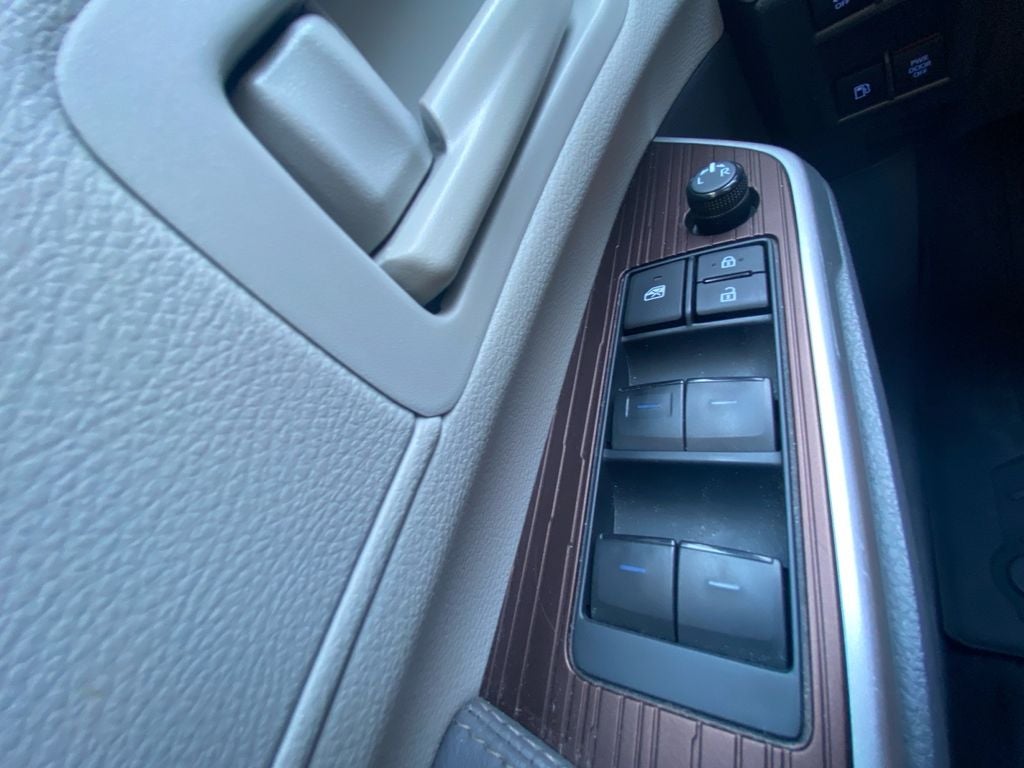 2023 Toyota Sienna LE 8 Passenger