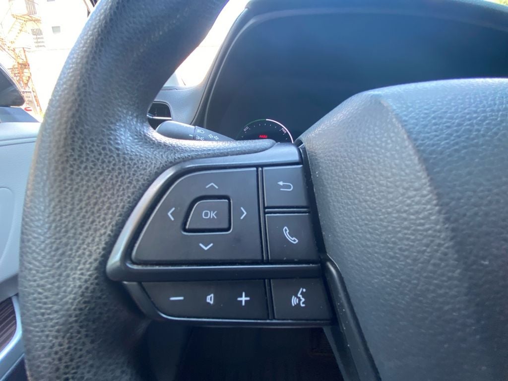 2023 Toyota Sienna LE 8 Passenger