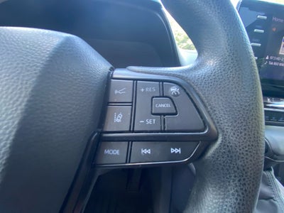 2023 Toyota Sienna LE 8 Passenger