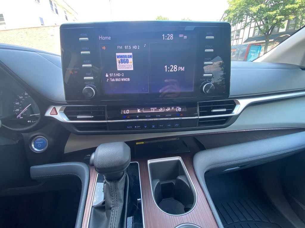 2023 Toyota Sienna LE 8 Passenger