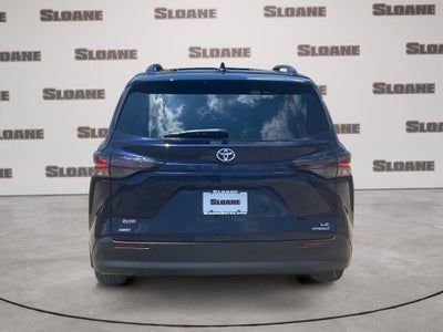 2023 Toyota Sienna LE 8 Passenger