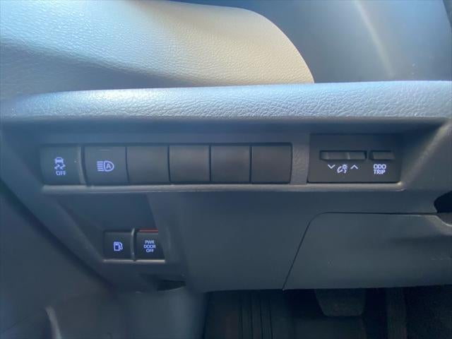 2023 Toyota Sienna LE 8 Passenger