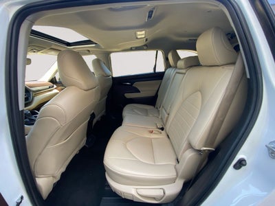 2022 Toyota HIGHLANDER XLE