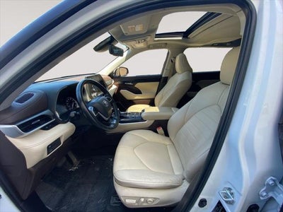 2022 Toyota HIGHLANDER XLE