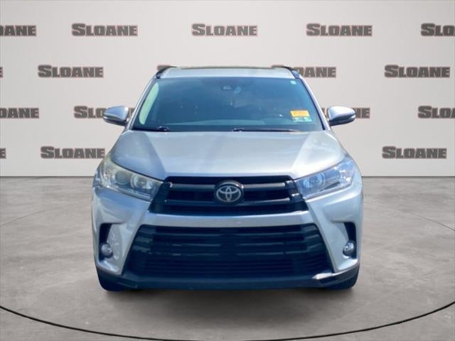 2017 Toyota HIGHLANDER SE