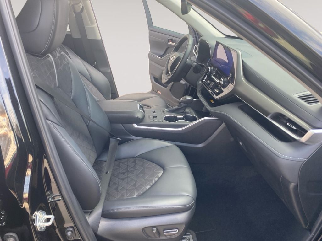 2024 Toyota HIGHLANDER HEV XLE