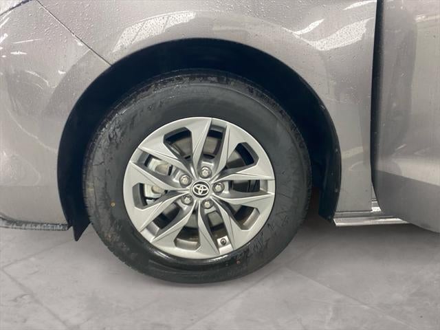 2024 Toyota SIENNA LE LE 8 Passenger