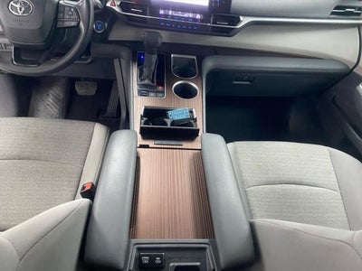2024 Toyota SIENNA LE LE 8 Passenger