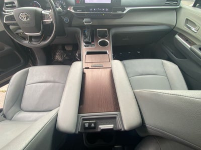 2024 Toyota Sienna XLE 8 Passenger