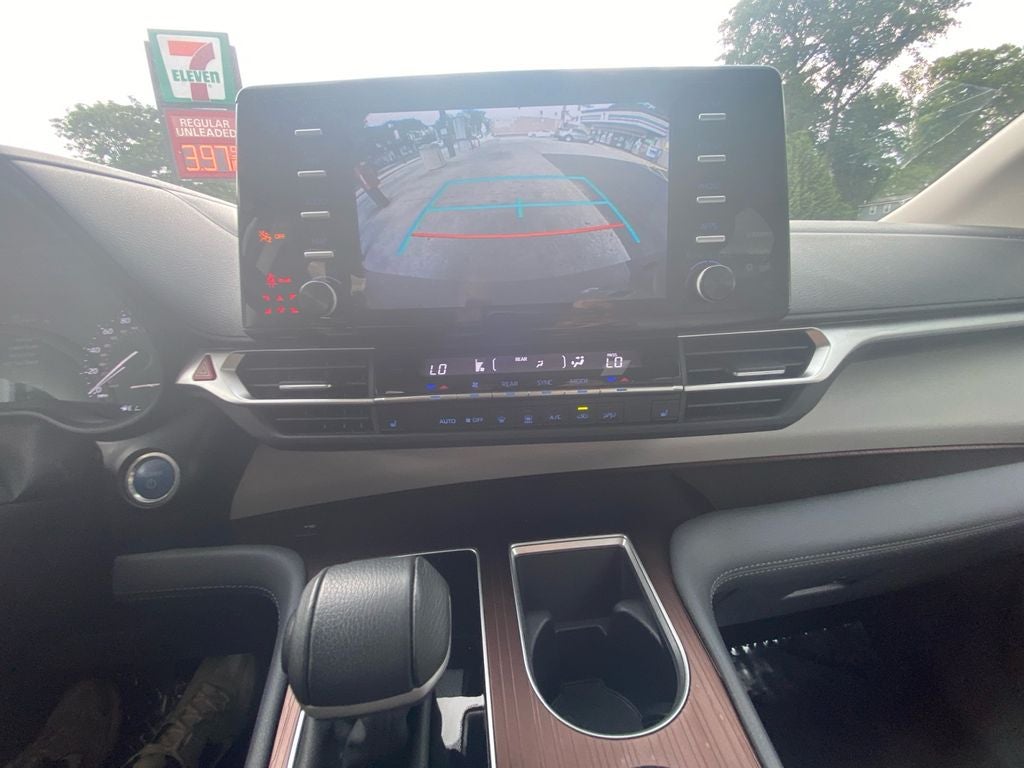 2024 Toyota Sienna XLE 8 Passenger