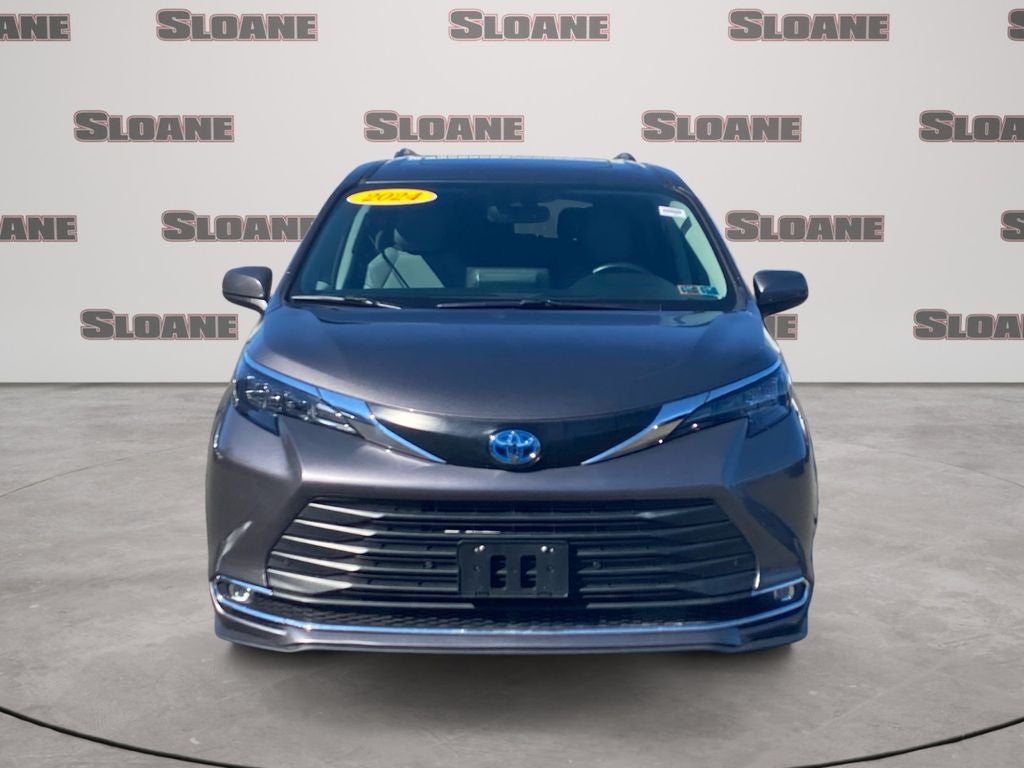 2024 Toyota Sienna XLE 8 Passenger
