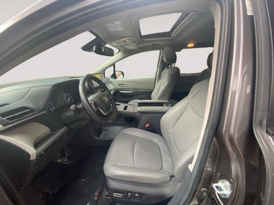 2024 Toyota Sienna XLE 8 Passenger