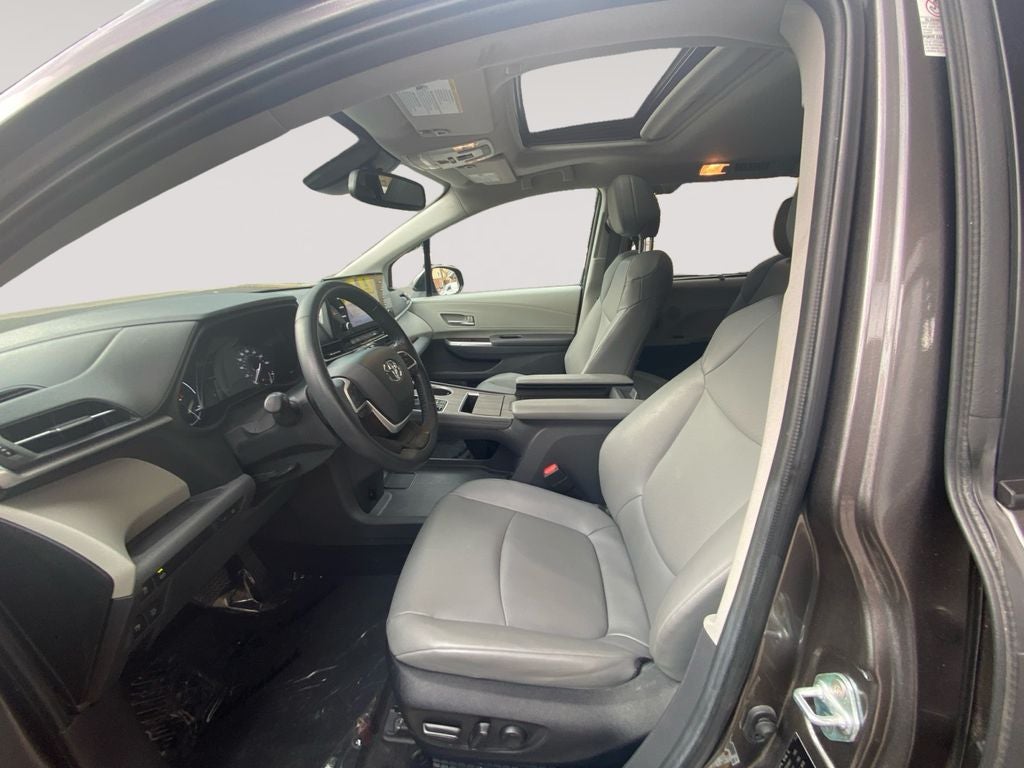 2024 Toyota Sienna XLE 8 Passenger