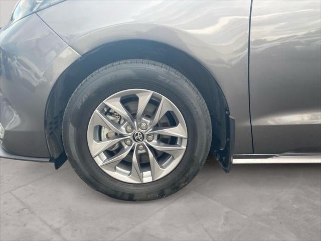 2024 Toyota Sienna XLE 8 Passenger