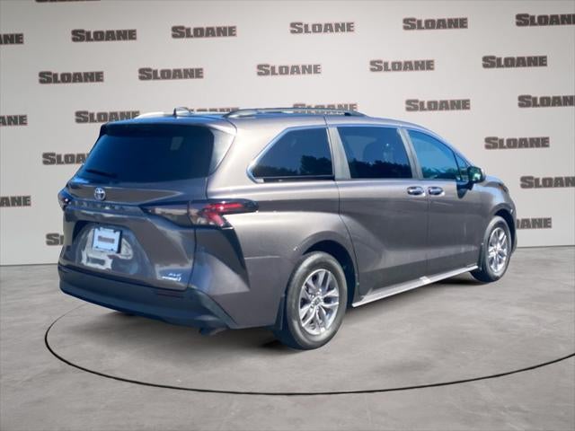 2024 Toyota Sienna XLE 8 Passenger