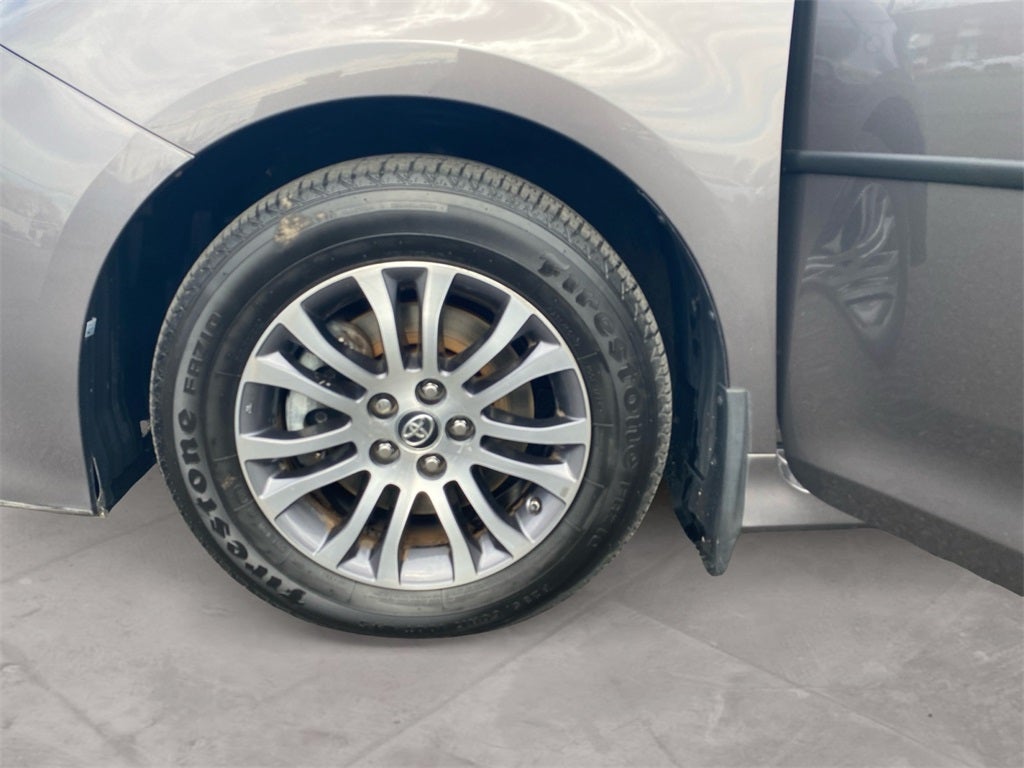 2019 Toyota SIENNA XLE 3.5L Limited 7 Passenger