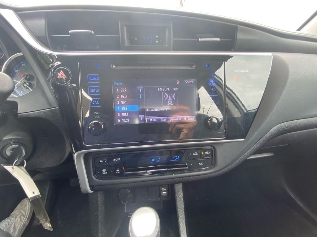 2017 Toyota COROLLA LE