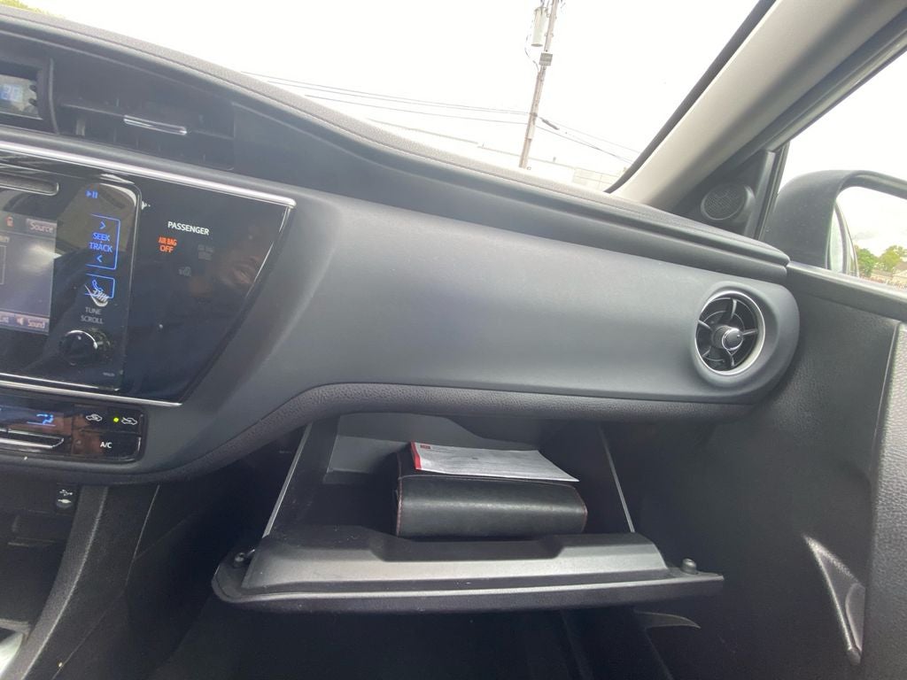 2017 Toyota COROLLA LE