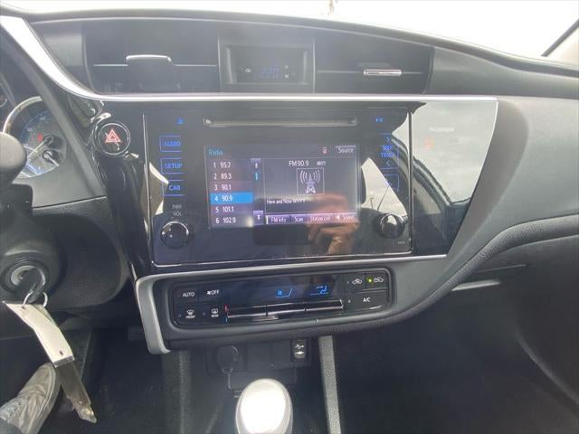 2017 Toyota COROLLA LE