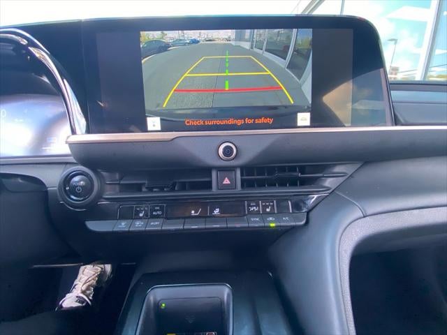 2024 Toyota CROWN XLE