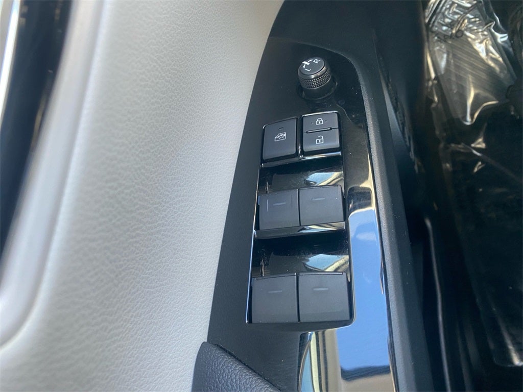 2020 Toyota PRIUS LE