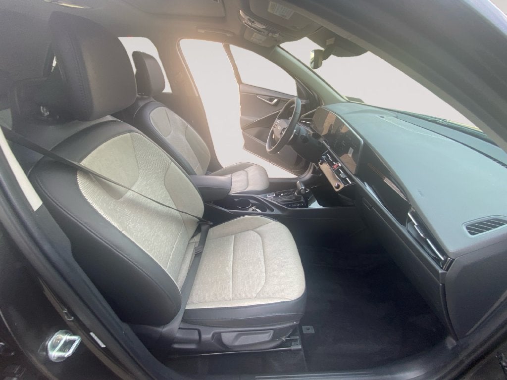 2023 Kia Niro SX
