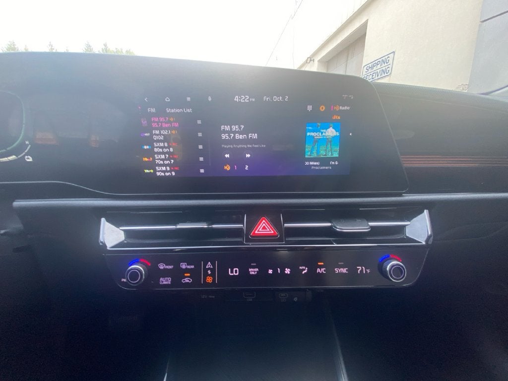 2023 Kia Niro SX