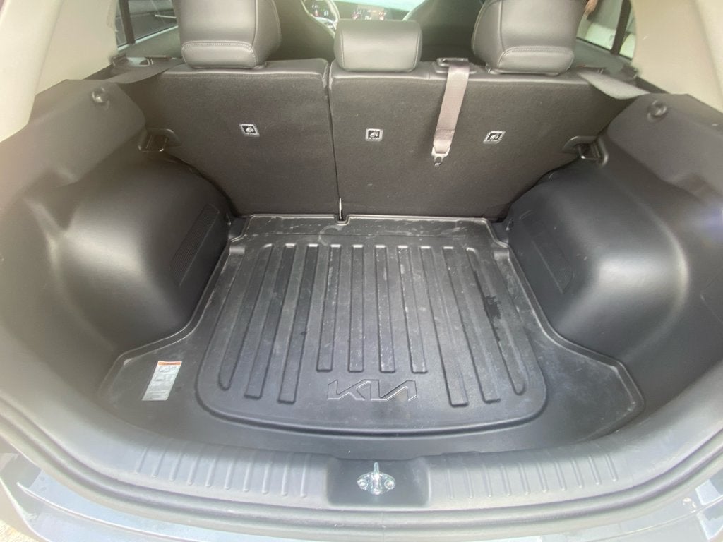 2023 Kia Niro SX