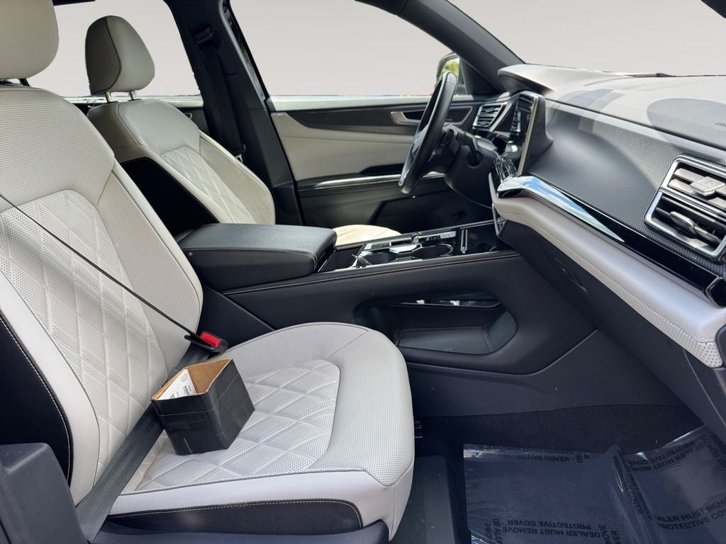 2024 Volkswagen Atlas Cross Sport 2.0T SEL Premium R-Line