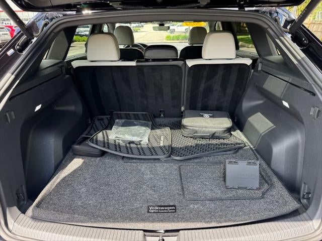 2024 Volkswagen Atlas Cross Sport 2.0T SEL Premium R-Line