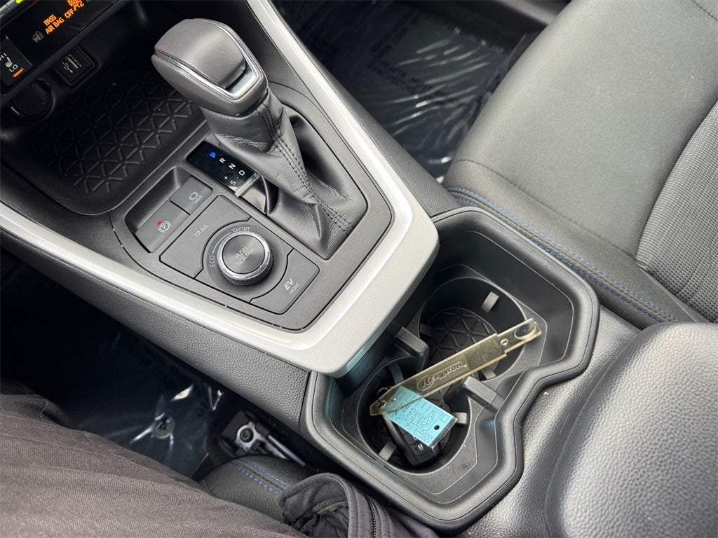 2024 Toyota RAV4 HYBRID SE