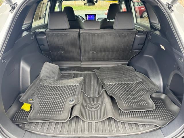 2024 Toyota RAV4 HYBRID SE