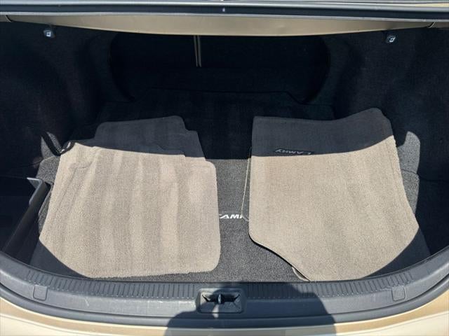 2011 Toyota CAMRY LE
