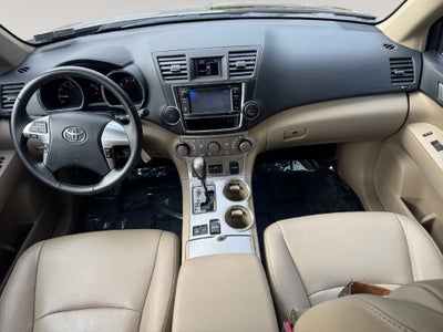 2013 Toyota HIGHLANDER SE