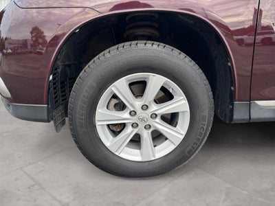 2013 Toyota HIGHLANDER SE