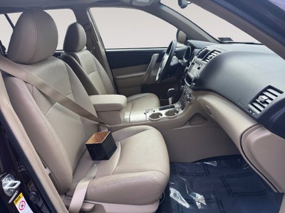 2013 Toyota HIGHLANDER SE