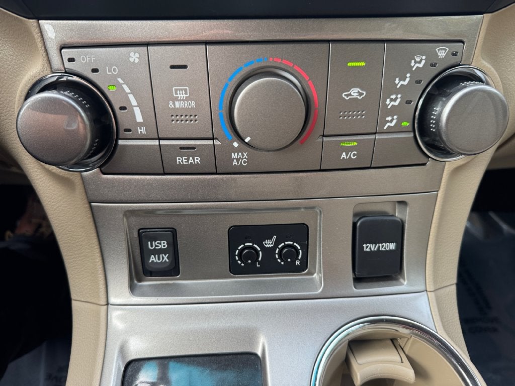 2013 Toyota HIGHLANDER SE