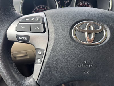 2013 Toyota HIGHLANDER SE